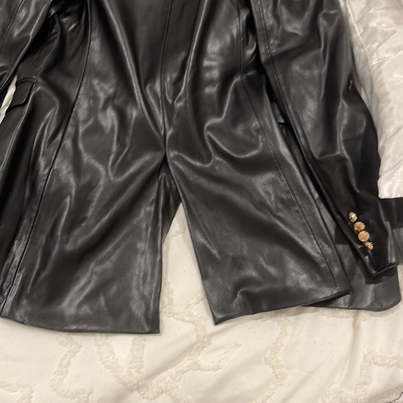 NWT ZARA Black Faux Leather Fitted Blazer Gold Hardware XS - Picture 8 of 8